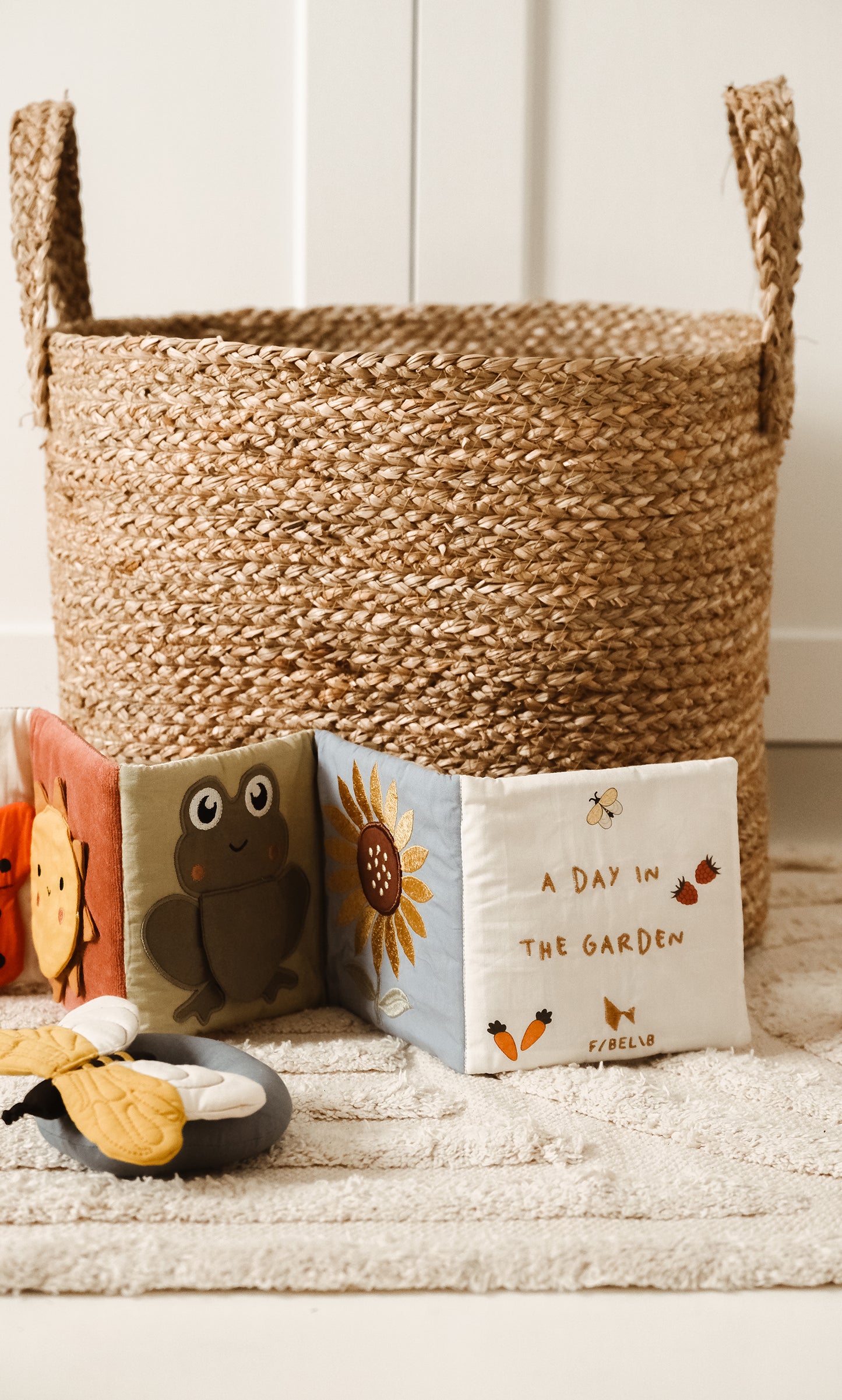 Weiche Babyrassel – Hummel